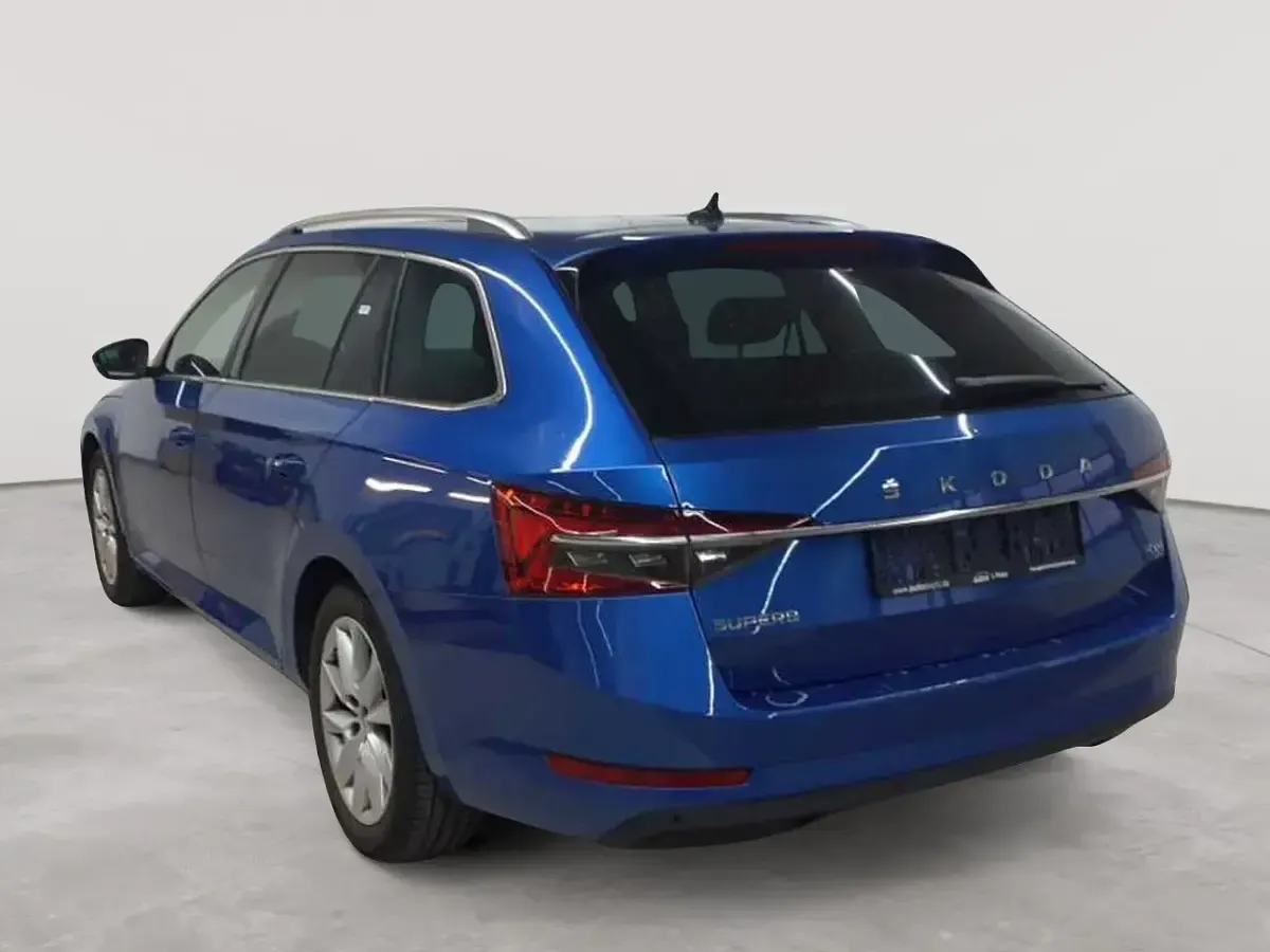 Gebraucht Skoda Superb Style 200 PS (147 kW) 2022 Raceblau metallic Kombi