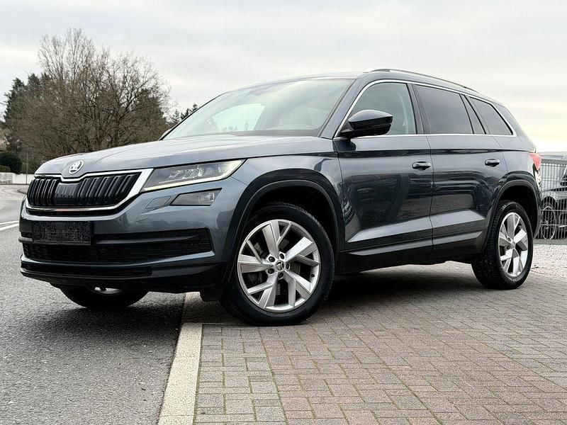 Grau Gebraucht 2017 Skoda Kodiaq Style SUV | 18.200 € (Guter Preis) - Bild 1/4