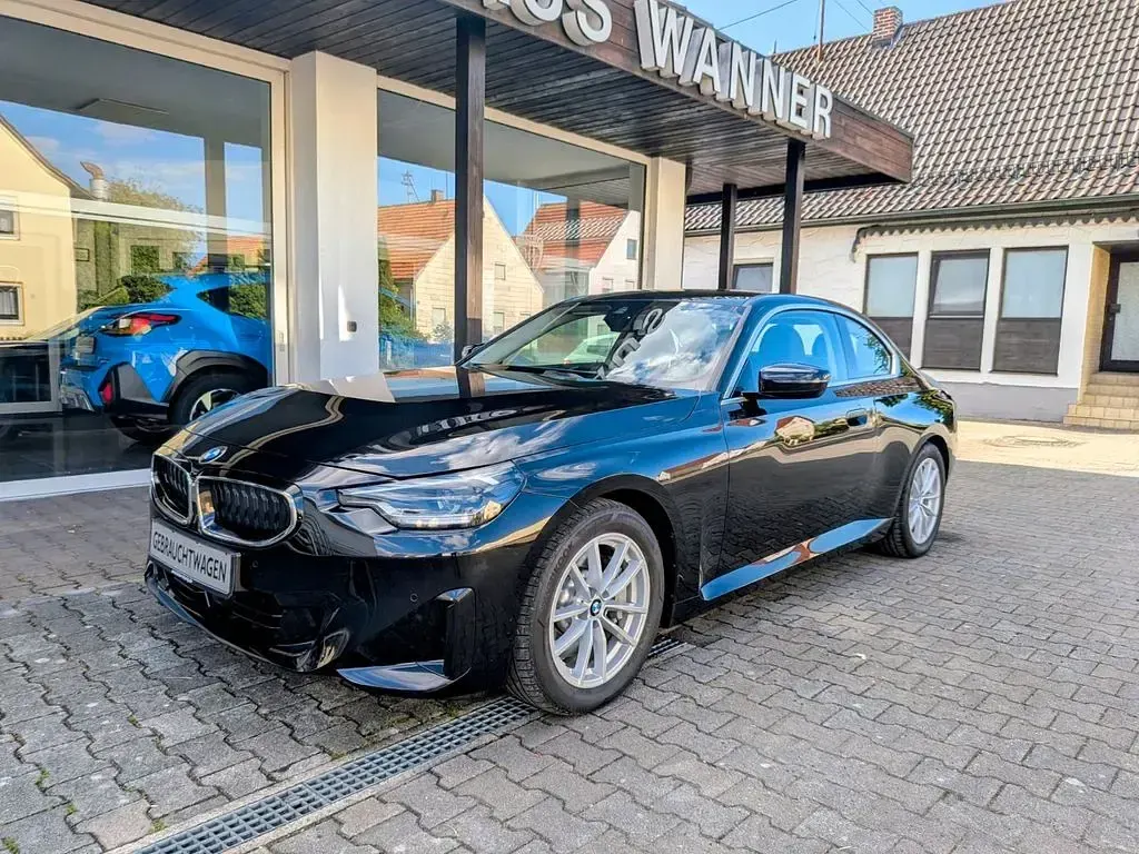 Gebraucht BMW 230 Coupé Sport Line 245 PS (180 kW) 2025 Black sapphire Coupé