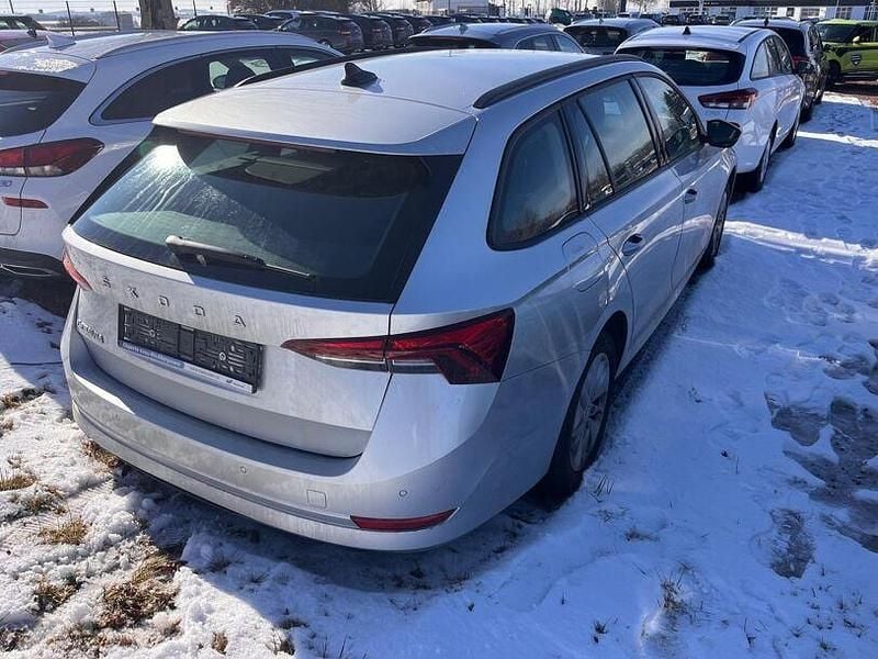 Gebraucht Skoda Octavia Ambition 150 PS (110 kW) 2022 Brilliantsilber metallic Kombi