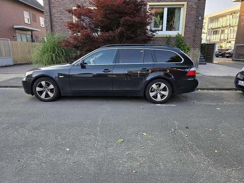 Schwarz Gebraucht 2007 BMW 520 Kombi | 6.500 € (Teuer) - Bild 1/4