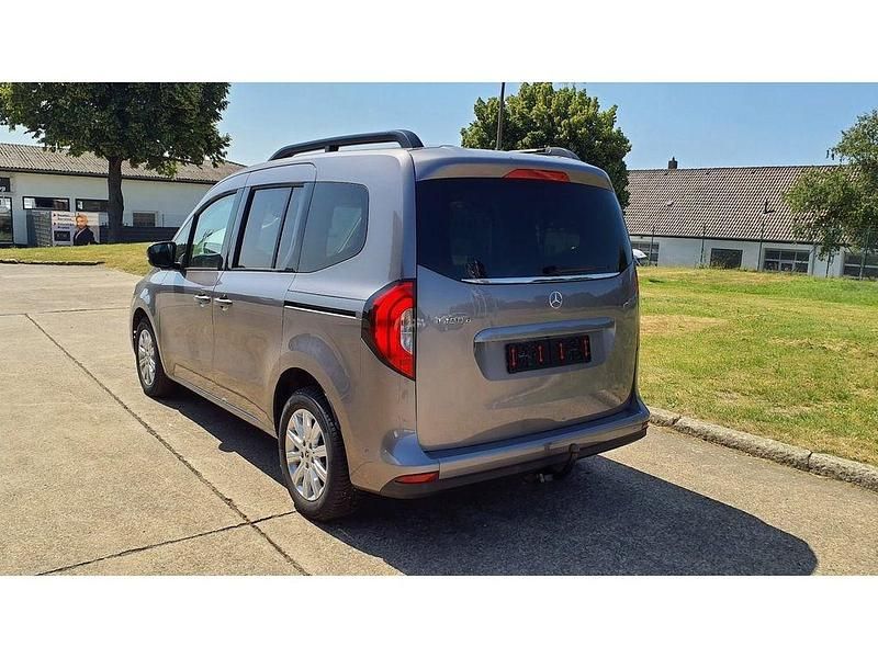 Gebraucht Mercedes T180 116 PS (85 kW) 2024 Grau Van / Kleinbus