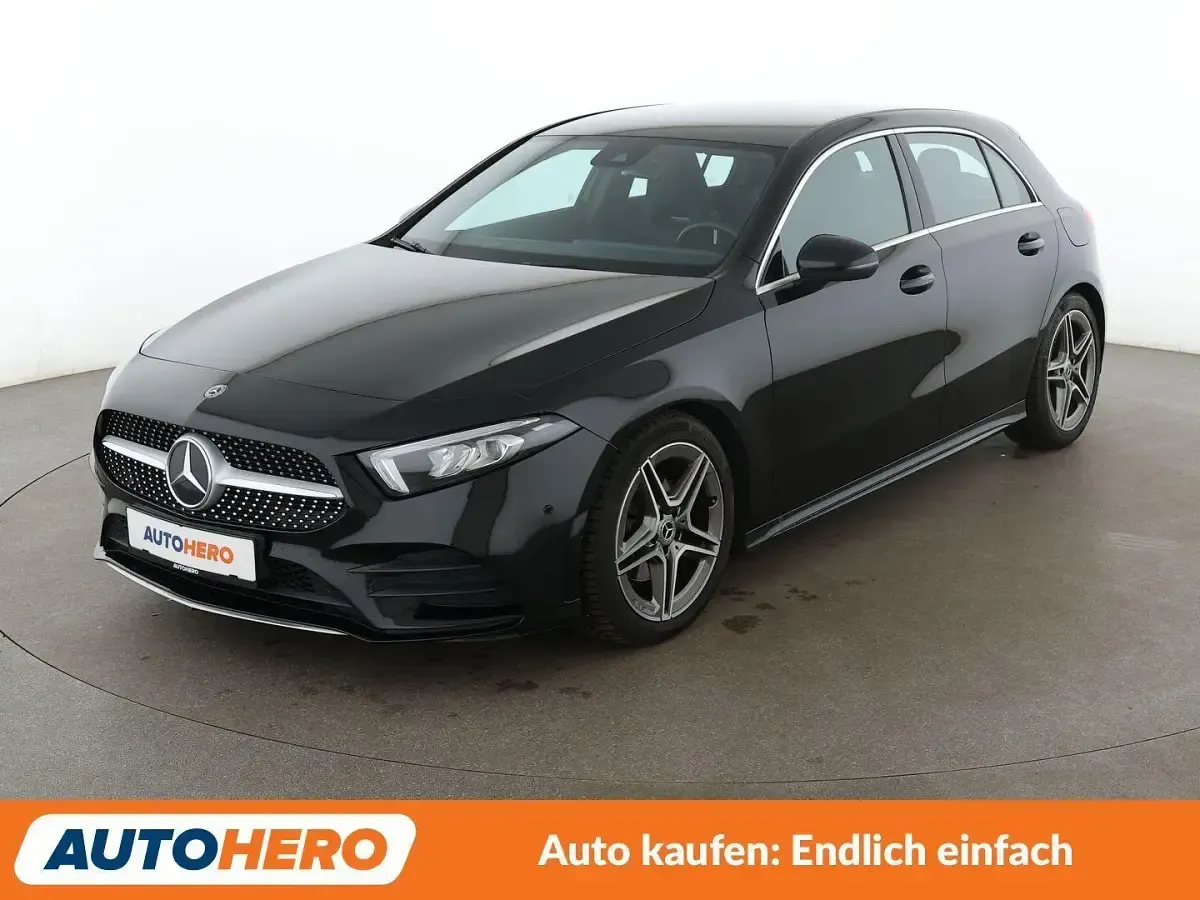 Gebraucht Mercedes A200 AMG line 163 PS (119 kW) 2020 Limousine