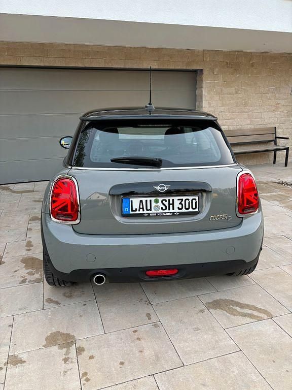 Gebraucht Mini Cooper D 116 PS (85 kW) 2019 Grau Kleinwagen