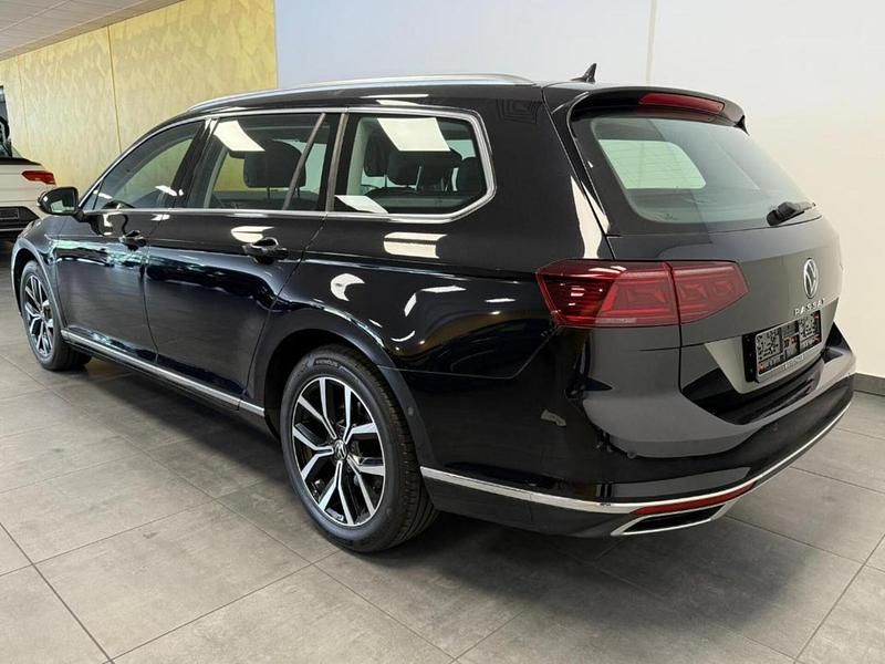 Usata VW Passat Elegance 150 CV (110 kW) 2022 Nero Station wagon