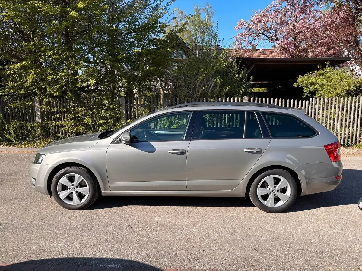Gebraucht Skoda Octavia 180 PS (132 kW) 2013 Kombi