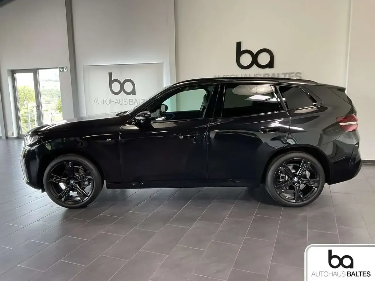 Gebraucht BMW X3 M Sport 197 PS (144 kW) 2025 Saphirschwarz met. SUV
