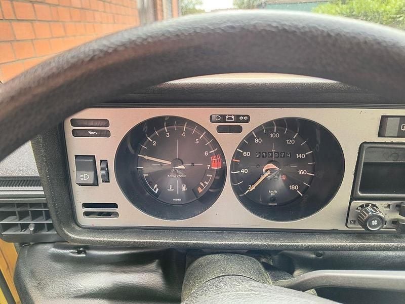 Gebraucht VW Golf Cabriolet 69 PS (50 kW) 1979 Gelb Cabrio