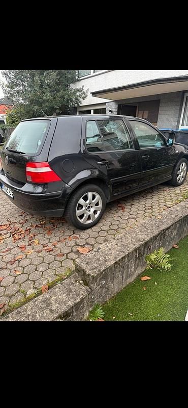 Schwarz Gebraucht 2003 VW Golf IV Kleinwagen | 1.350 € (Fairer Preis) - Bild 1/4