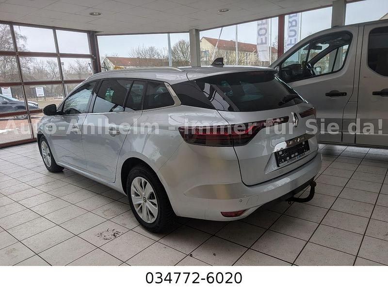 Gebraucht Renault Mégane IV Techno 140 PS (102 kW) 2023 Silber Limousine