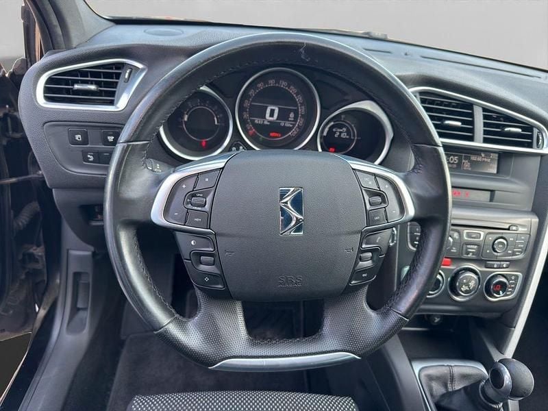 Gebraucht Citroën DS4 Chic 120 PS (88 kW) 2012 Schwarz Kleinwagen