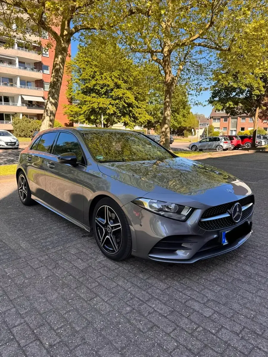 Gebraucht Mercedes A200 AMG line 150 PS (110 kW) 2019 Grau Kleinwagen