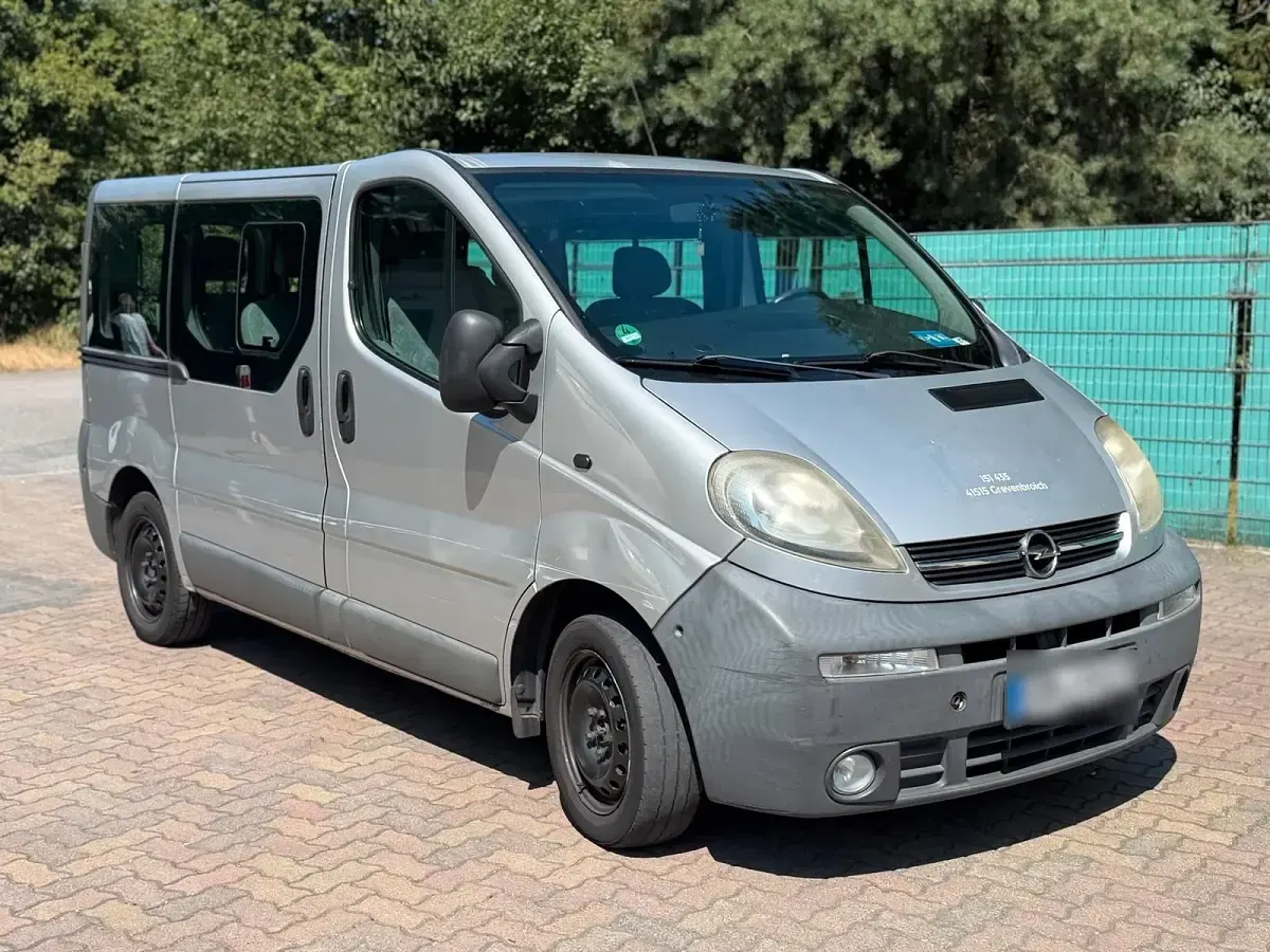 Gebraucht Opel Vivaro 101 PS (74 kW) 2006 Silber Van / Kleinbus