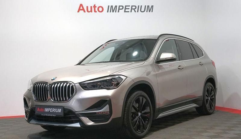 Silber Gebraucht 2020 BMW X1 xLine SUV | 28.590 € (Etwas zu teuer) - Bild 1/4