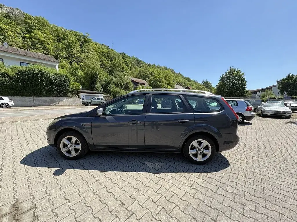 Gebraucht Ford Focus 101 PS (74 kW) 2009 Grau Limousine