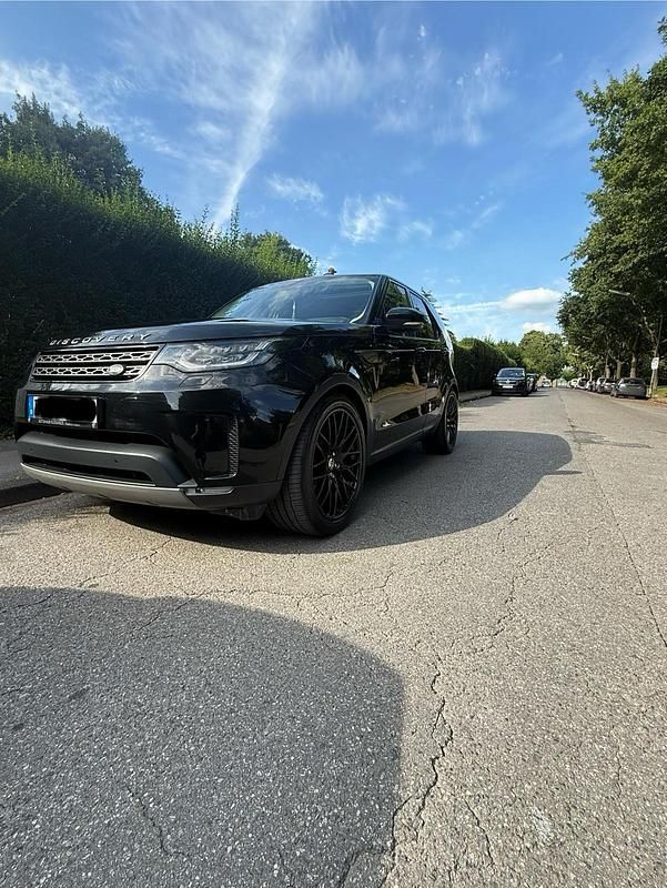 Schwarz Gebraucht 2018 Land Rover Discovery 5 SE SUV | 24.490 € - Bild 1/4