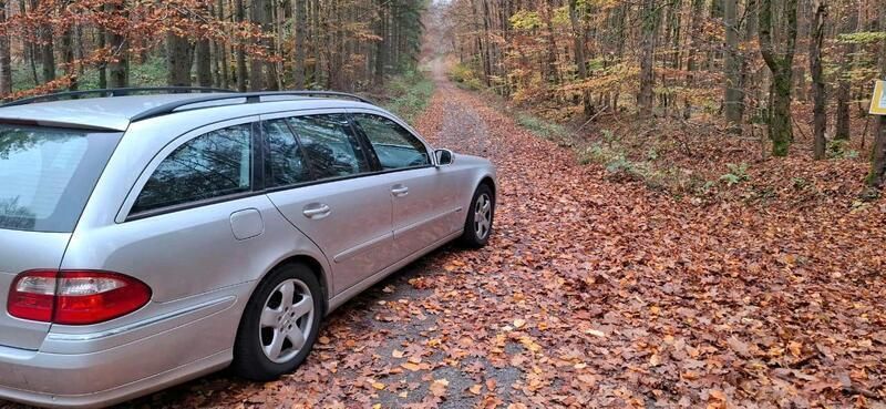 Grau Gebraucht 2004 Mercedes E280 Limousine | 2.900 € (Guter Preis) - Bild 1/4
