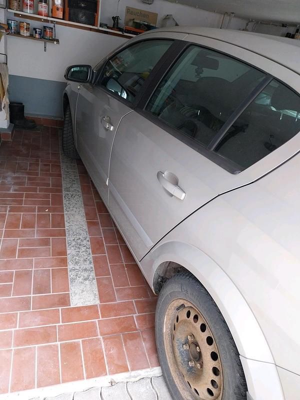 Gebraucht Opel Astra 105 PS (77 kW) 2005 Limousine