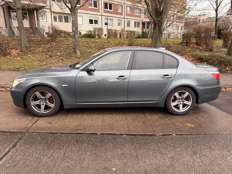 Gebraucht BMW 520 177 PS (130 kW) 2010 Grau Limousine