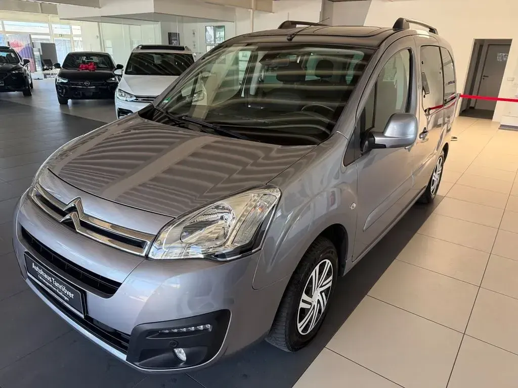 Gebraucht Citroën Berlingo PureTech 110 PS (80 kW) 2016 Grau Van / Kleinbus