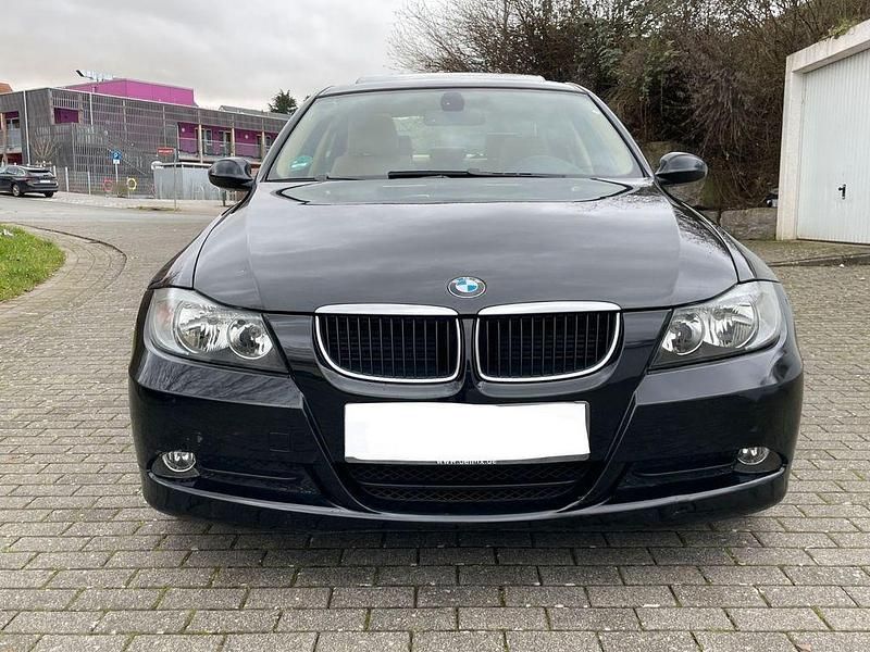 Schwarz Gebraucht 2008 BMW 318 Limousine | 7.690 € (Etwas zu teuer) - Bild 1/4