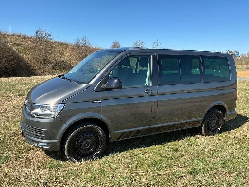 Gebraucht VW Transporter 204 PS (150 kW) 2019 Grau Van