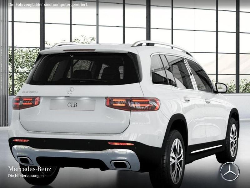 Gebraucht Mercedes GLB200 Progressive 150 PS (110 kW) 2026 Weiß SUV