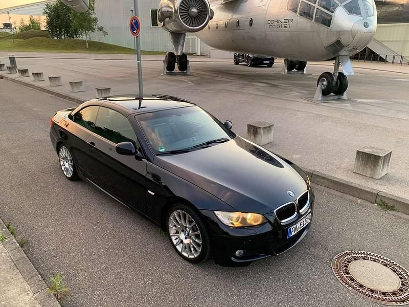 Schwarz Gebraucht 2010 BMW 320 Cabriolet Shadowline Cabrio | 7.900 € (Guter Preis) - Bild 1/4