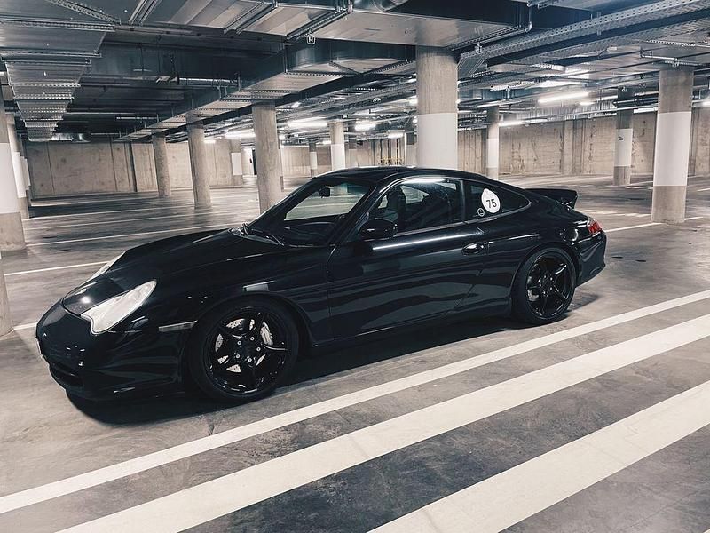 Schwarz Gebraucht 2002 Porsche 911 Carrera 4 Coupé | 31.500 € (Guter Preis) - Bild 1/4