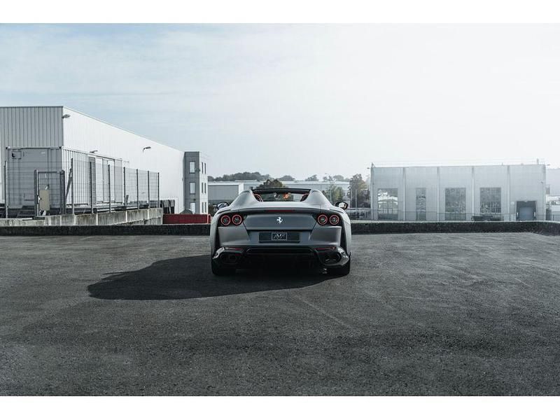 Gebraucht Ferrari 812 799 PS (587 kW) 2022 Grau Cabrio