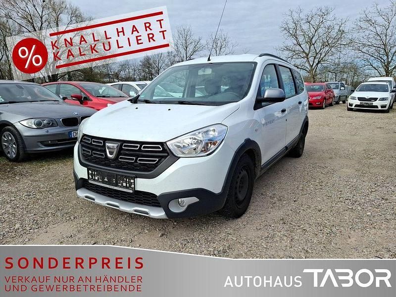 Gletscherweiss Gebraucht 2017 Dacia Lodgy Stepway Van / Kleinbus | 3.985 € (Superpreis) - Bild 1/4