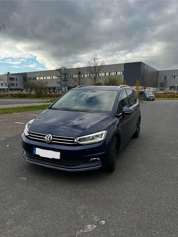Blau Gebraucht 2019 VW Touran Highline Van / Kleinbus | 20.500 € (Superpreis) - Bild 1/4