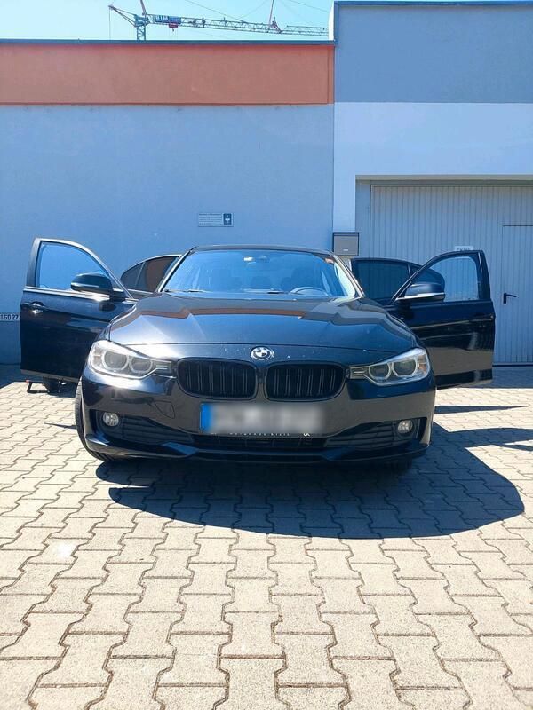 Schwarz Gebraucht 2012 BMW 320 Sport Line Limousine | 12.999 € (Fairer Preis) - Bild 1/4