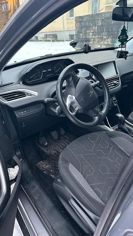 Gebraucht Peugeot 2008 60 PS (44 kW) 2017 Grau SUV