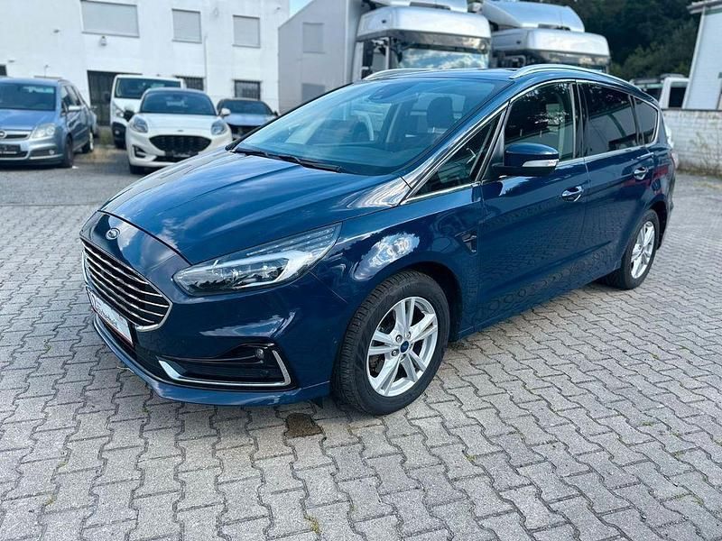 Blau Gebraucht 2022 Ford S-MAX Titanium Van / Kleinbus | 22.490 € (Fairer Preis) - Bild 1/4