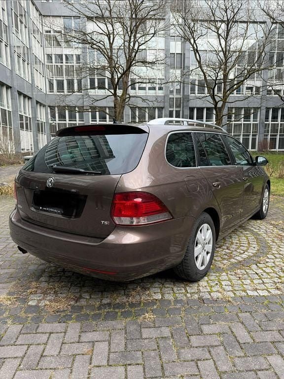 Gebraucht VW Golf VI Style 122 PS (89 kW) 2011 Braun Kleinwagen