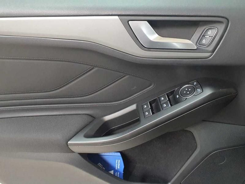 Usado Ford Focus Trend 120 HP (88 kW) 2021 Prateado Carrinha