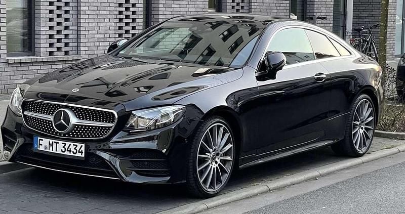 Schwarz Gebraucht 2020 Mercedes E400 Coupé | 45.500 € (Guter Preis) - Bild 1/4