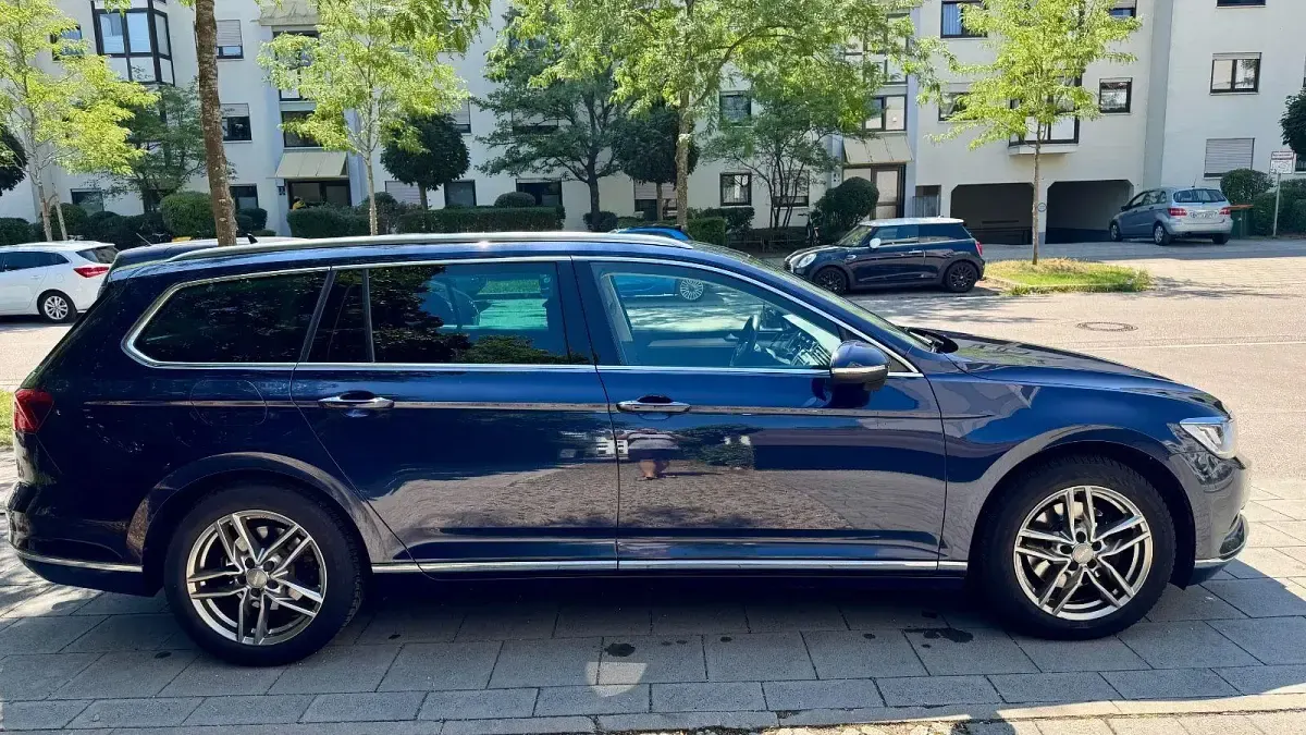 Gebraucht VW Passat Highline 150 PS (110 kW) 2017 Blau Kombi