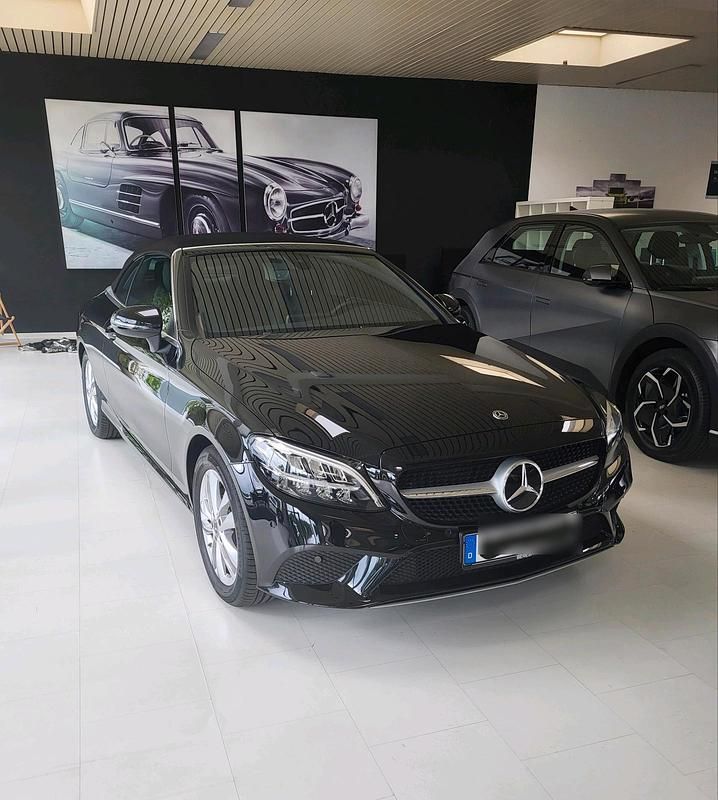 Schwarz Gebraucht 2019 Mercedes C200 AMG Cabrio | 30.500 € (Guter Preis) - Bild 1/4