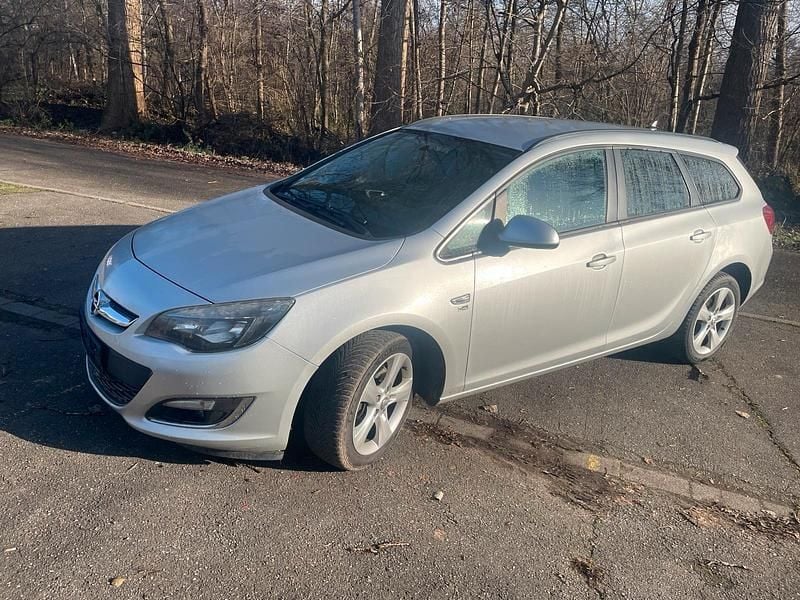 Gebraucht Opel Astra 105 PS (77 kW) 2012 Kombi