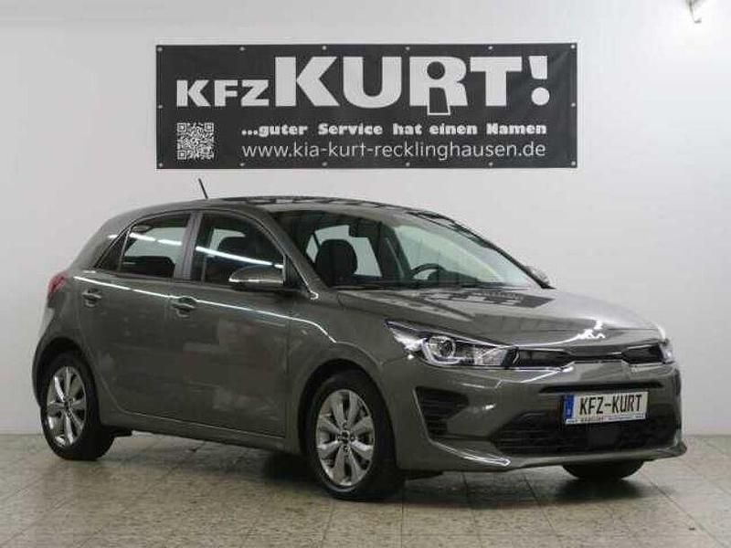 Urbangrün Gebraucht 2023 Kia Rio Vision Limousine | 14.950 € (Fairer Preis) - Bild 1/4