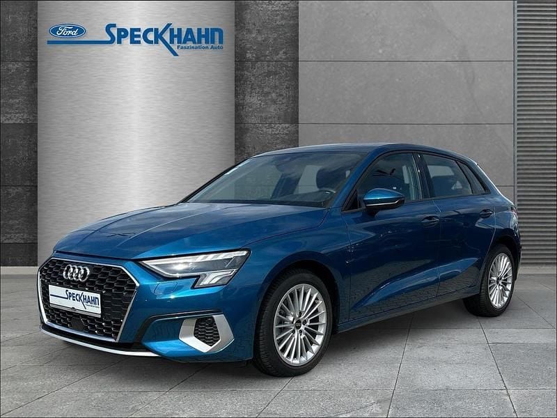 Blau Gebraucht 2022 Audi A3 Advanced Limousine | 29.990 € (Teuer) - Bild 1/4