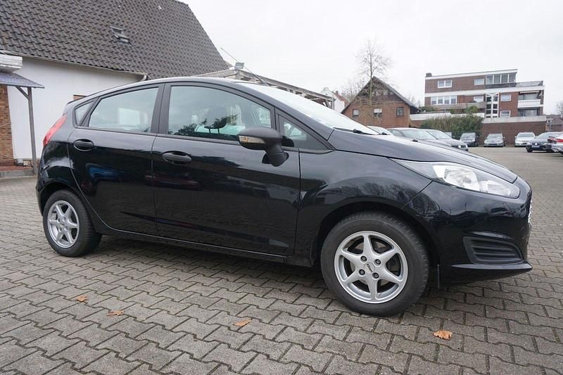 Gebraucht Ford Fiesta Trend 82 PS (60 kW) 2014 Schwarz Kleinwagen