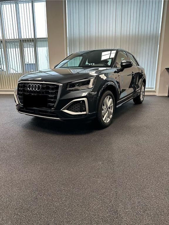 Grau Gebraucht 2023 Audi Q2 Advanced SUV | 22.500 € (Guter Preis) - Bild 1/4