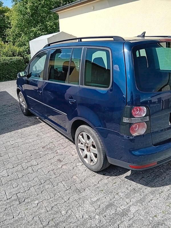 Gebraucht VW Touran 105 PS (77 kW) 2007 Blau Van / Kleinbus