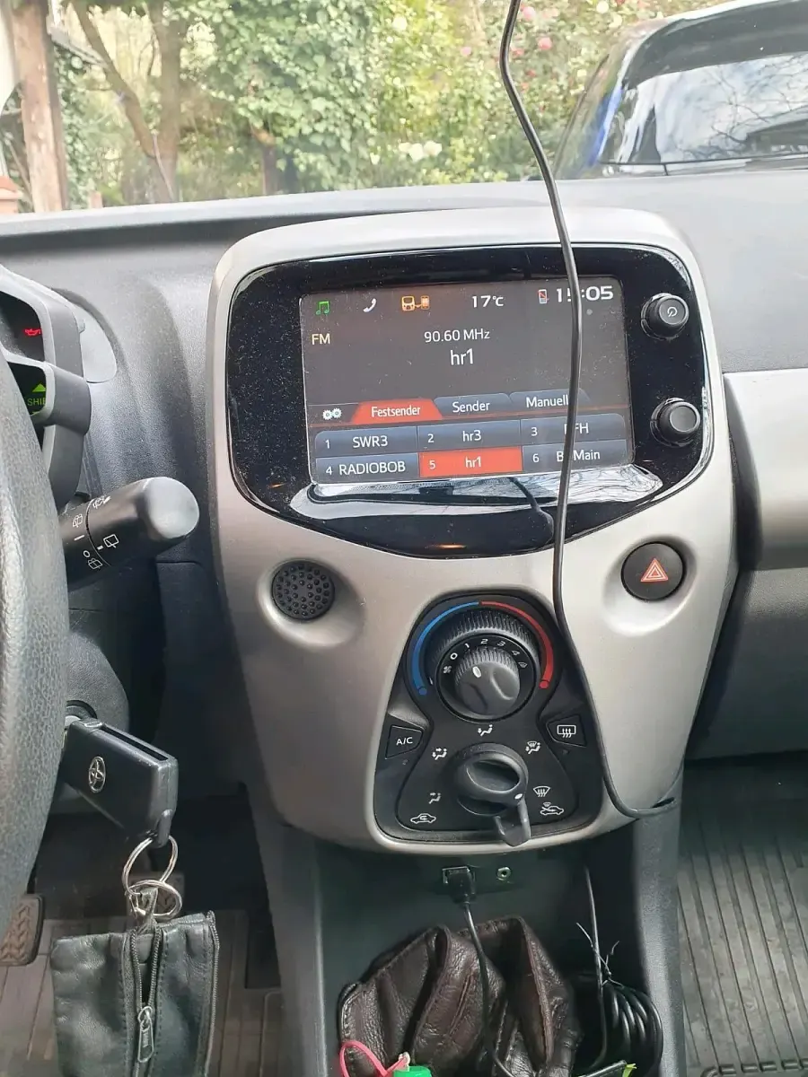 Gebraucht Toyota Aygo 69 PS (50 kW) 2017 Weiß Kleinwagen