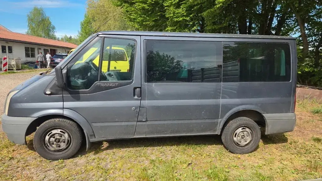 Używany Ford Transit 110 KM (80 kW) 2007 Szary Kombi