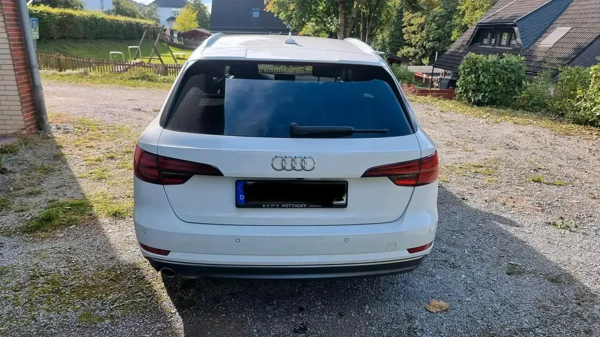 Gebraucht Audi A4 110 PS (80 kW) 2018 Weiß Kombi