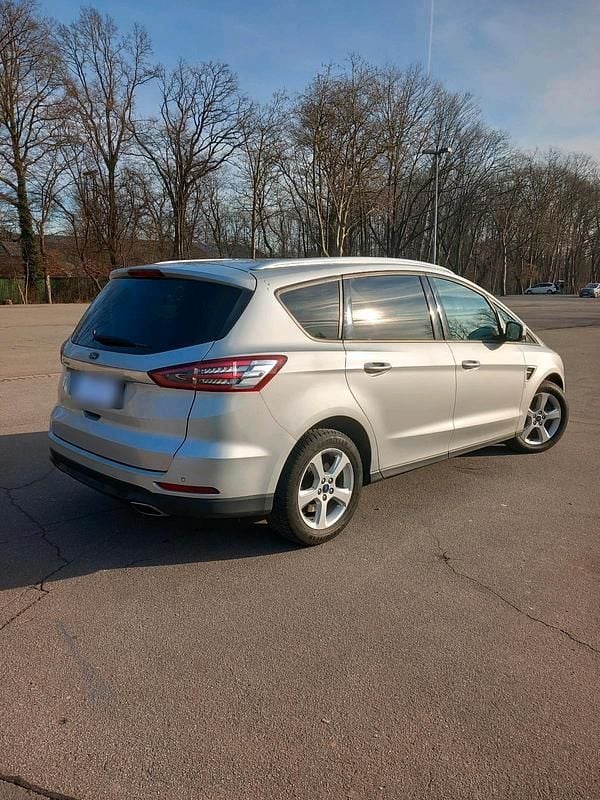 Second-hand Ford S-MAX Titanium 190 CP (139 kW) 2019 Argintiu Monovolum